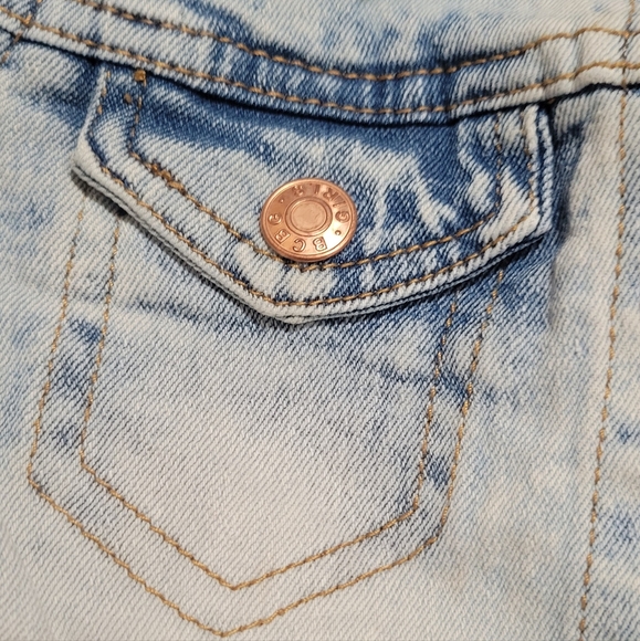 BCBG Sz 2T Light Denim Jacket - Picture 3 of 7